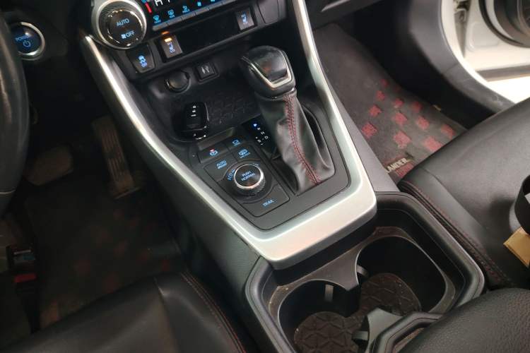 Used Toyota Wildlander New Energy 2021 High-Performance Edition 2.5L Four-Wheel Drive Powerful Version Gear Lever
