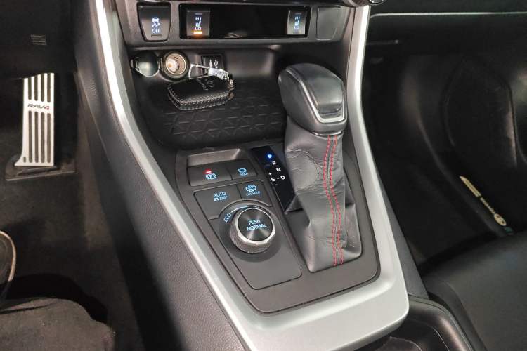 Used Toyota Wildlander New Energy 2021 High-Performance Edition 2.5L Two-Wheel Drive Powerful Version Gear Lever