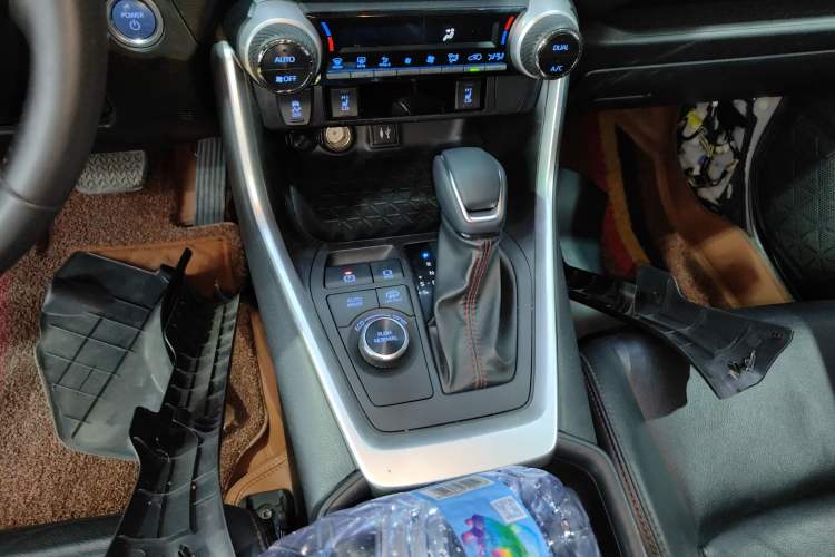 Used Toyota Wildlander New Energy 2021 High-Performance Edition 2.5L Two-Wheel Drive Powerful Version Gear Lever