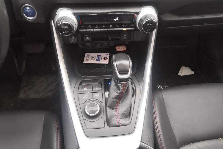 Used Toyota Wildlander New Energy 2021 High-Performance Edition 2.5L Four-Wheel Drive Powerful Version Gear Lever
