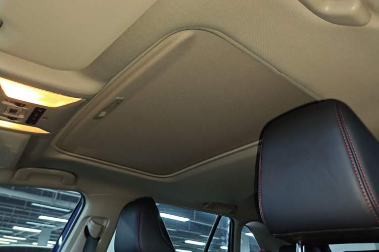 Used Toyota Wildlander New Energy 2021 High-Performance Edition 2.5L Two-Wheel Drive Powerful Version Headliner