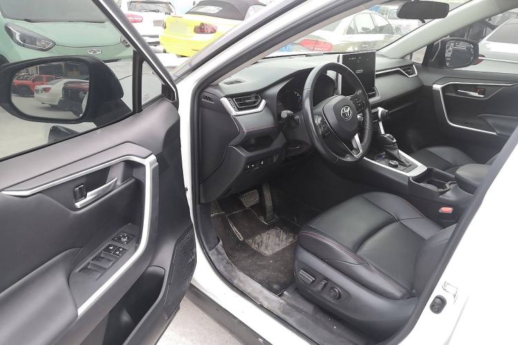 Used Toyota Wildlander New Energy 2021 High-Performance Edition 2.5L Four-Wheel Drive Powerful Version Interior 3