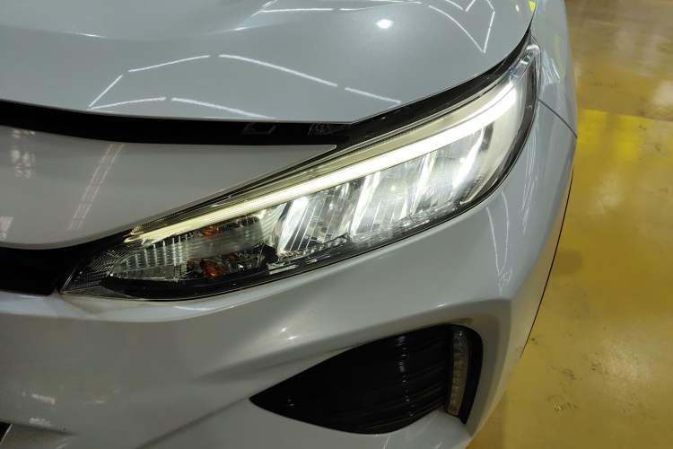 Used Toyota Wildlander New Energy 2021 High-Performance Edition 2.5L Two-Wheel Drive Powerful Version Left Front Headlight