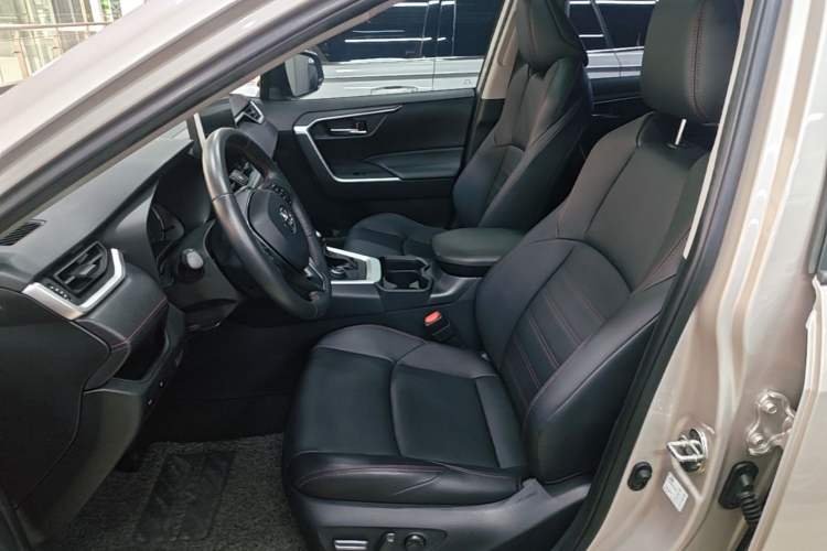 Used Toyota Wildlander New Energy 2021 High-Performance Edition 2.5L Two-Wheel Drive Powerful Version Left Front Seat