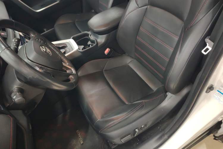 Used Toyota Wildlander New Energy 2021 High-Performance Edition 2.5L Four-Wheel Drive Powerful Version Left Front Seat