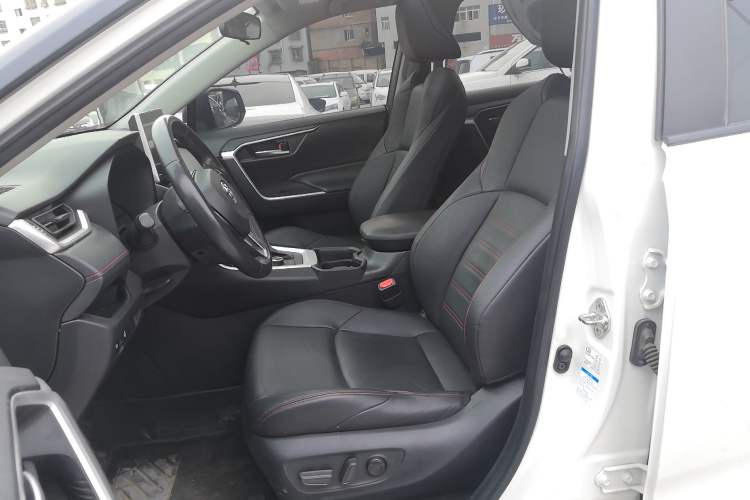 Used Toyota Wildlander New Energy 2021 High-Performance Edition 2.5L Four-Wheel Drive Powerful Version Left Front Seat