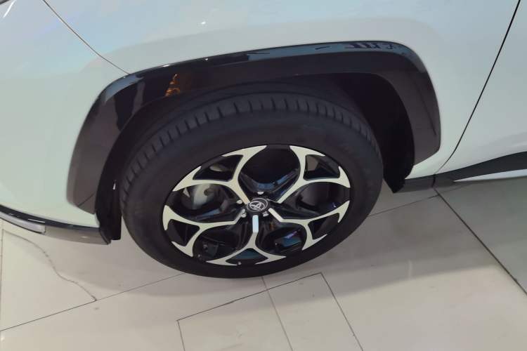 Used Toyota Wildlander New Energy 2021 High-Performance Edition 2.5L Four-Wheel Drive Powerful Version Left Front Wheel Hub