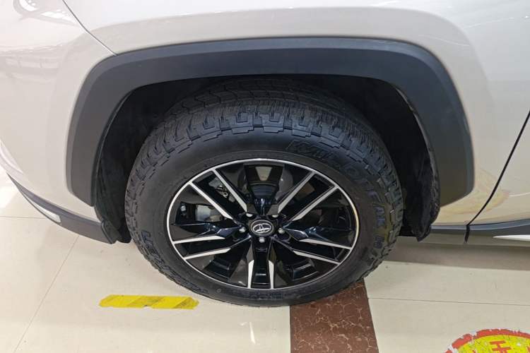 Used Toyota Wildlander New Energy 2021 High-Performance Edition 2.5L Two-Wheel Drive Powerful Version Left Front Wheel Hub