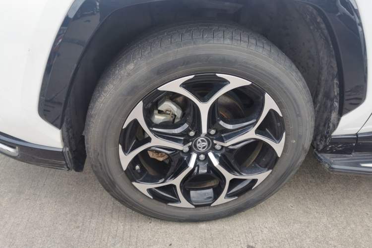 Used Toyota Wildlander New Energy 2021 High-Performance Edition 2.5L Four-Wheel Drive Powerful Version Left Front Wheel Hub