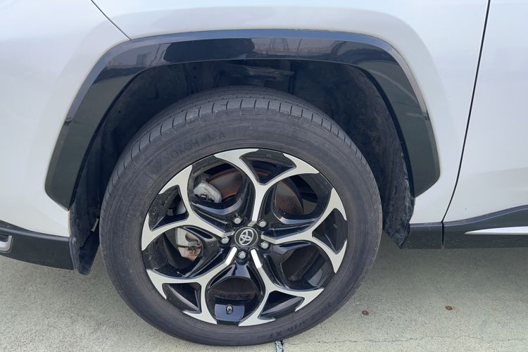 Used Toyota Wildlander New Energy 2021 High-Performance Edition 2.5L Four-Wheel Drive Powerful Version Left Front Wheel Hub