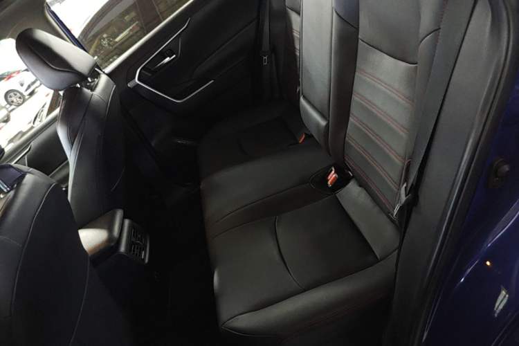 Used Toyota Wildlander New Energy 2021 High-Performance Edition 2.5L Two-Wheel Drive Powerful Version Left Rear Seat