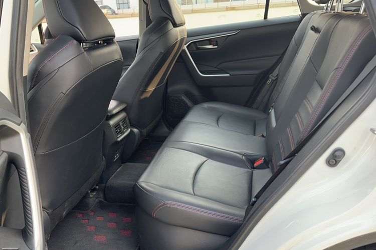 Used Toyota Wildlander New Energy 2021 High-Performance Edition 2.5L Four-Wheel Drive Powerful Version Left Rear Seat