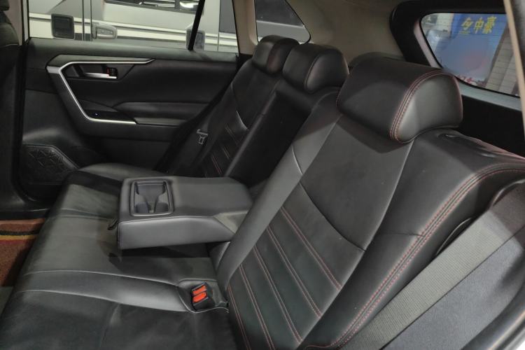 Used Toyota Wildlander New Energy 2021 High-Performance Edition 2.5L Two-Wheel Drive Powerful Version Left Rear Seat