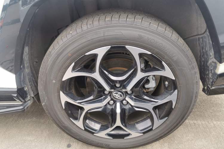 Used Toyota Wildlander New Energy 2021 High-Performance Edition 2.5L Four-Wheel Drive Powerful Version Left Rear Wheel Hub