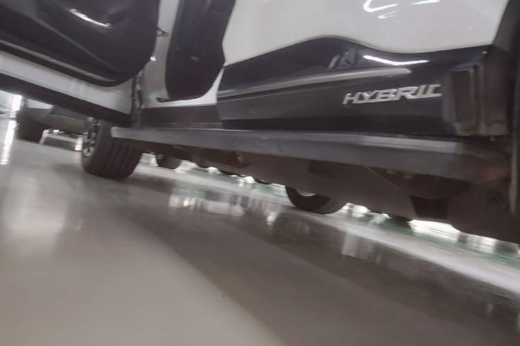 Used Toyota Wildlander New Energy 2021 High-Performance Edition 2.5L Four-Wheel Drive GT Version Left Side Sill