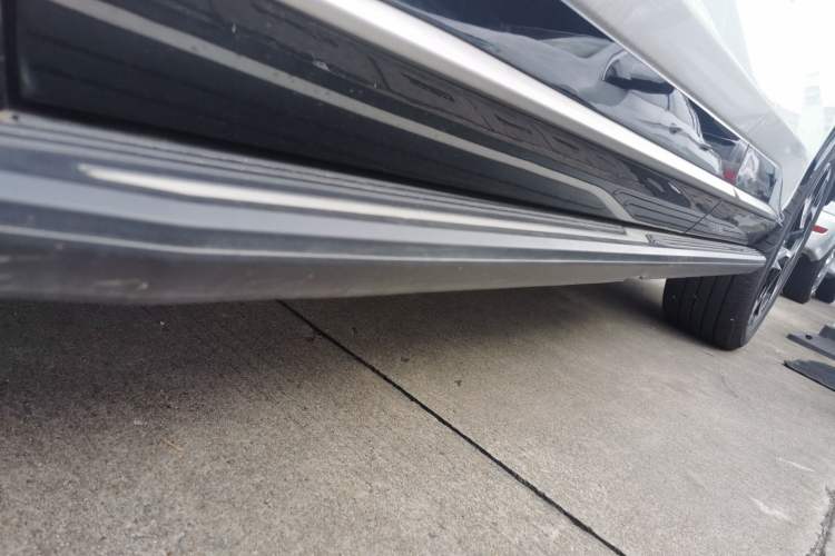 Used Toyota Wildlander New Energy 2021 High-Performance Edition 2.5L Four-Wheel Drive Powerful Version Left Side Sill