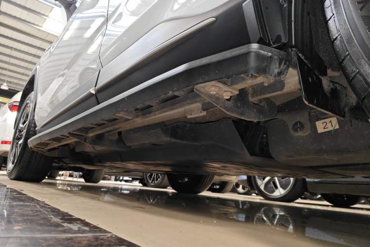 Used Toyota Wildlander New Energy 2021 High-Performance Edition 2.5L Two-Wheel Drive Powerful Version Left Side Sill