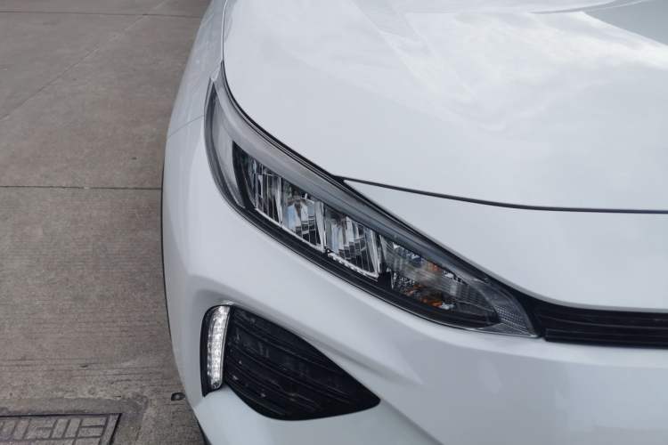 Used Toyota Wildlander New Energy 2021 High-Performance Edition 2.5L Four-Wheel Drive Powerful Version Right Front Headlight