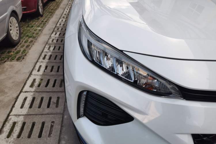 Used Toyota Wildlander New Energy 2021 High-Performance Edition 2.5L Four-Wheel Drive Powerful Version Right Front Headlight