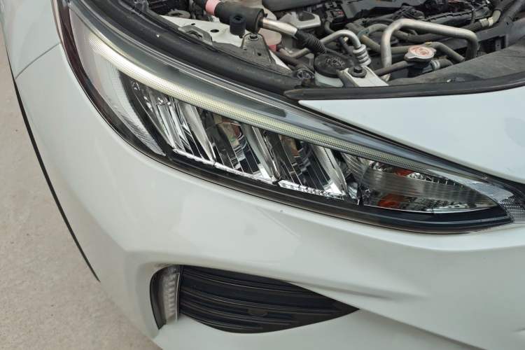 Used Toyota Wildlander New Energy 2021 High-Performance Edition 2.5L Two-Wheel Drive Powerful Version Right Front Headlight