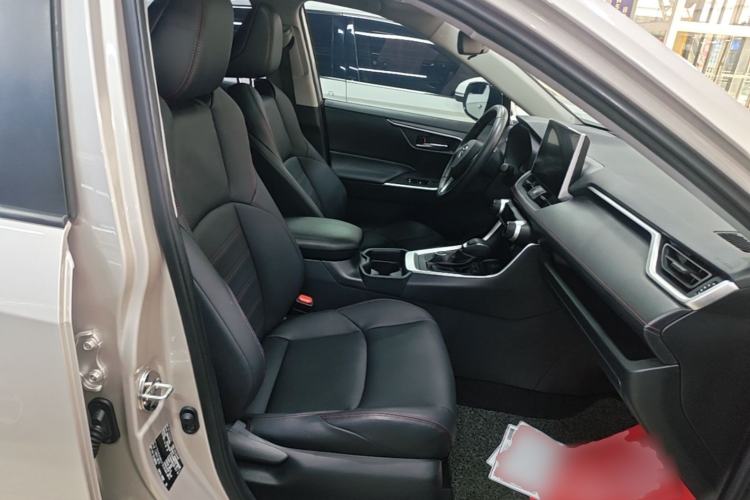 Used Toyota Wildlander New Energy 2021 High-Performance Edition 2.5L Two-Wheel Drive Powerful Version Right Front Seat