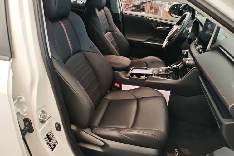 Used Toyota Wildlander New Energy 2021 High-Performance Edition 2.5L Four-Wheel Drive Powerful Version Right Front Seat