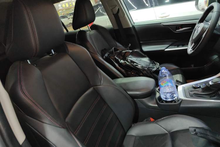 Used Toyota Wildlander New Energy 2021 High-Performance Edition 2.5L Two-Wheel Drive Powerful Version Right Front Seat