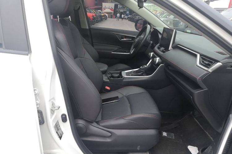 Used Toyota Wildlander New Energy 2021 High-Performance Edition 2.5L Four-Wheel Drive Powerful Version Right Front Seat