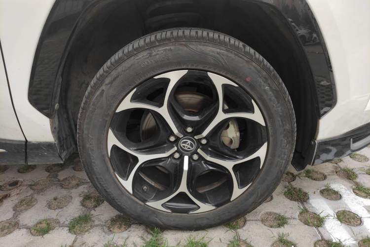 Used Toyota Wildlander New Energy 2021 High-Performance Edition 2.5L Four-Wheel Drive GT Version Right Front Wheel Hub