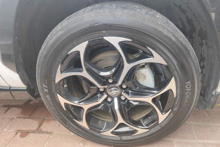 Used Toyota Wildlander New Energy 2021 High-Performance Edition 2.5L Four-Wheel Drive GT Version Right Front Wheel Hub