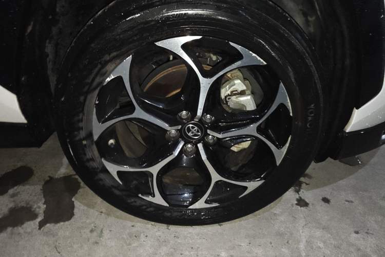 Used Toyota Wildlander New Energy 2021 High-Performance Edition 2.5L Four-Wheel Drive GT Version Right Front Wheel Hub