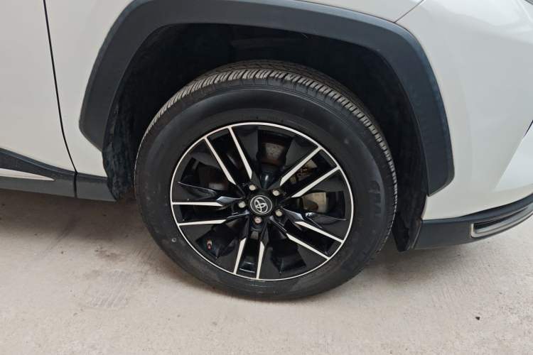 Used Toyota Wildlander New Energy 2021 High-Performance Edition 2.5L Two-Wheel Drive Powerful Version Right Front Wheel Hub