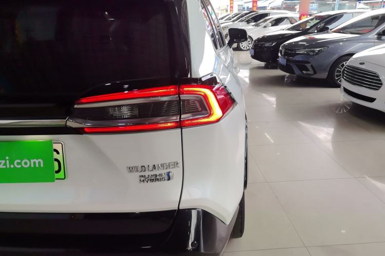 Used Toyota Wildlander New Energy 2021 High-Performance Edition 2.5L Four-Wheel Drive Powerful Version Right Rear Taillight