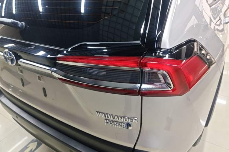 Used Toyota Wildlander New Energy 2021 High-Performance Edition 2.5L Two-Wheel Drive Powerful Version Right Rear Taillight