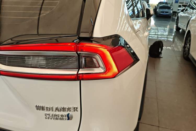 Used Toyota Wildlander New Energy 2021 High-Performance Edition 2.5L Four-Wheel Drive Powerful Version Right Rear Taillight