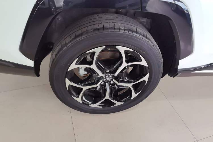 Used Toyota Wildlander New Energy 2021 High-Performance Edition 2.5L Four-Wheel Drive Powerful Version Right Rear Wheel Hub