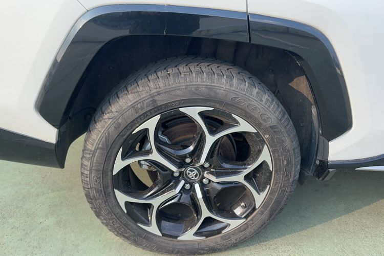 Used Toyota Wildlander New Energy 2021 High-Performance Edition 2.5L Four-Wheel Drive Powerful Version Right Rear Wheel Hub