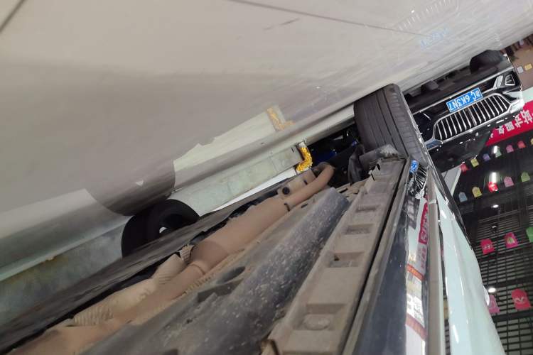 Used Toyota Wildlander New Energy 2021 High-Performance Edition 2.5L Four-Wheel Drive Powerful Version Right Side Sill