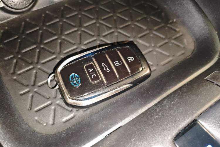 Used Toyota Wildlander New Energy 2021 High-Performance Edition 2.5L Four-Wheel Drive Powerful Version Vehicle Key
