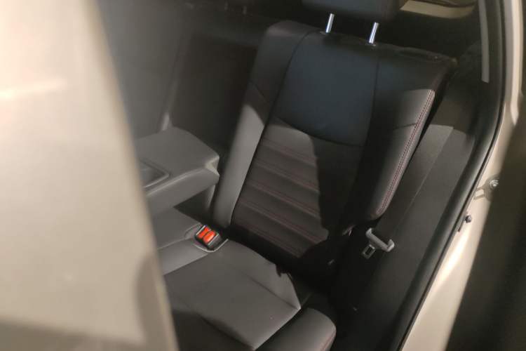 Used Toyota Wildlander New Energy 2023 High-Performance Version 2.5L Two-Wheel Drive Dynamic Edition Left Rear Seat