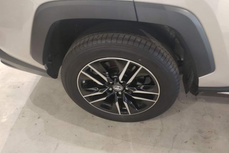 Used Toyota Wildlander New Energy 2023 High-Performance Version 2.5L Two-Wheel Drive Dynamic Edition Right Rear Wheel Hub
