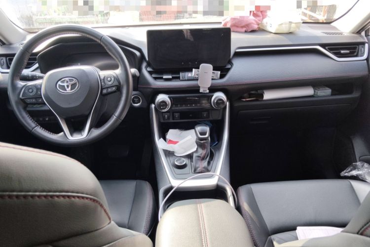Used Toyota Wildlander New Energy 2023 High-Performance Version 2.5L Two-Wheel Drive Dynamic Edition Center Console