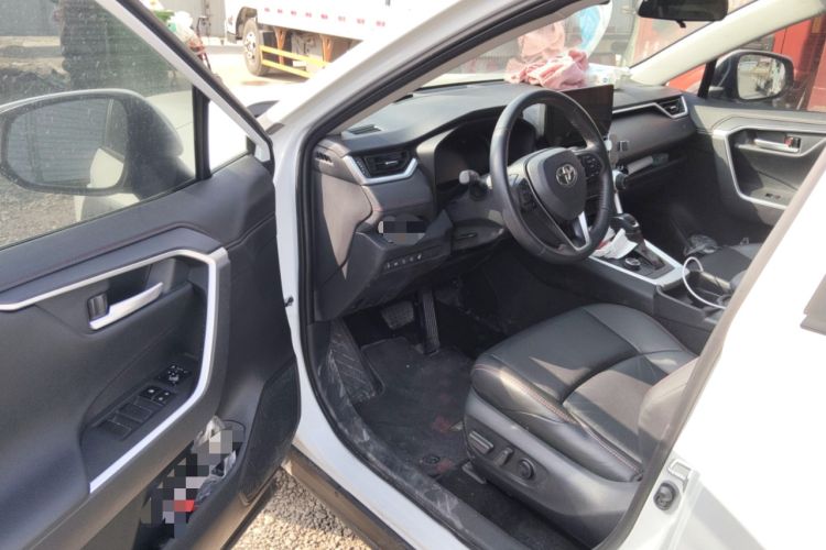 Used Toyota Wildlander New Energy 2023 High-Performance Version 2.5L Two-Wheel Drive Dynamic Edition Driver Seat