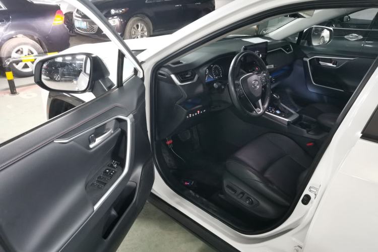 Used Toyota Wildlander New Energy 2023 High-Performance Edition 2.5L Four-Wheel Drive GT Version Interior 3