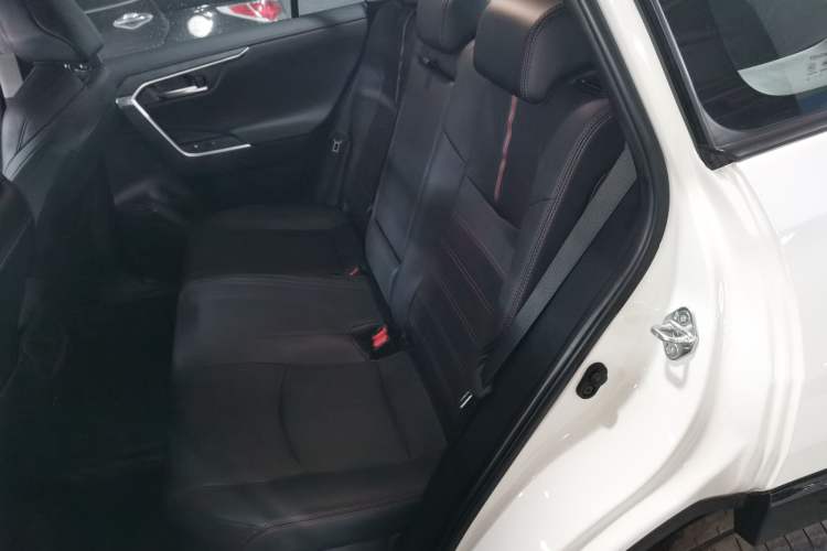 Used Toyota Wildlander New Energy 2023 High-Performance Edition 2.5L Four-Wheel Drive GT Version Interior 4