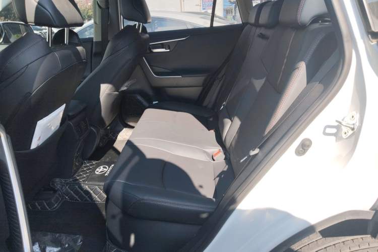 Used Toyota Wildlander New Energy 2023 High-Performance Edition 2.5L Four-Wheel Drive GT Version Left Rear Seat