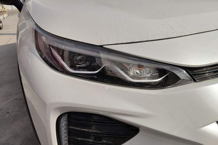 Used Toyota Wildlander New Energy 2023 High-Performance Version 2.5L Two-Wheel Drive Dynamic Edition Right Front Headlight