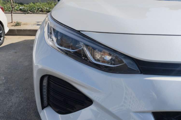 Used Toyota Wildlander New Energy 2023 High-Performance Edition 2.5L Four-Wheel Drive GT Version Right Front Headlight