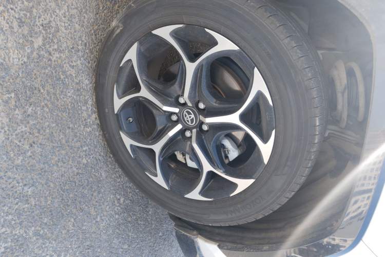 Used Toyota Wildlander New Energy 2023 High-Performance Edition 2.5L Four-Wheel Drive GT Version Right Front Wheel Hub