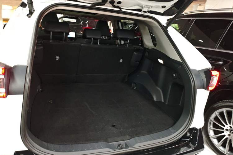 Used Toyota Wildlander New Energy 2023 High-Performance Edition 2.5L Four-Wheel Drive GT Version Trunk